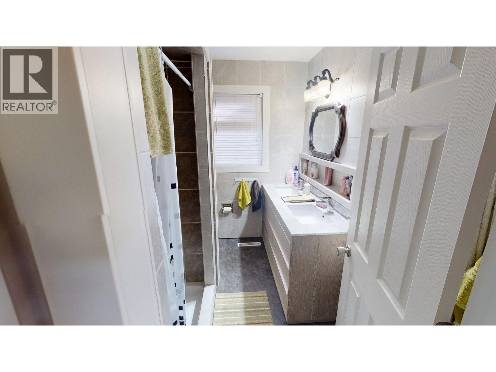 703 8th Street S, Cranbrook, British Columbia  V1C 1P5 - Photo 15 - 10371994