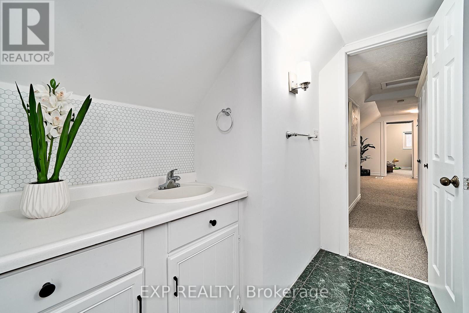 17 Eastwood Avenue N, Oshawa (Samac), Ontario  L1G 3Y5 - Photo 34 - E12593526