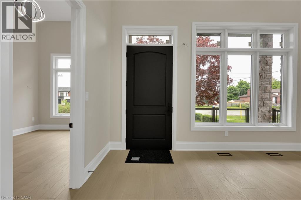 2091 Bridge Road Unit# Upper, Oakville, Ontario  L6L 2E8 - Photo 4 - 40796263