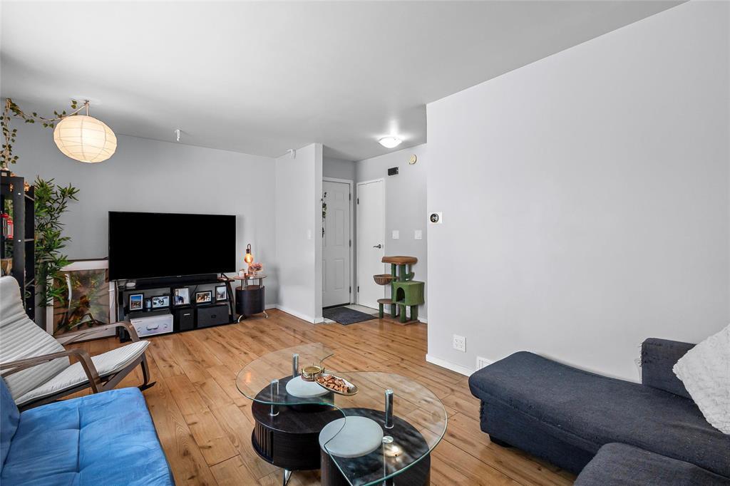 695 Sheppard Street, Winnipeg, Manitoba  R2P 0H6 - Photo 4 - 202600226