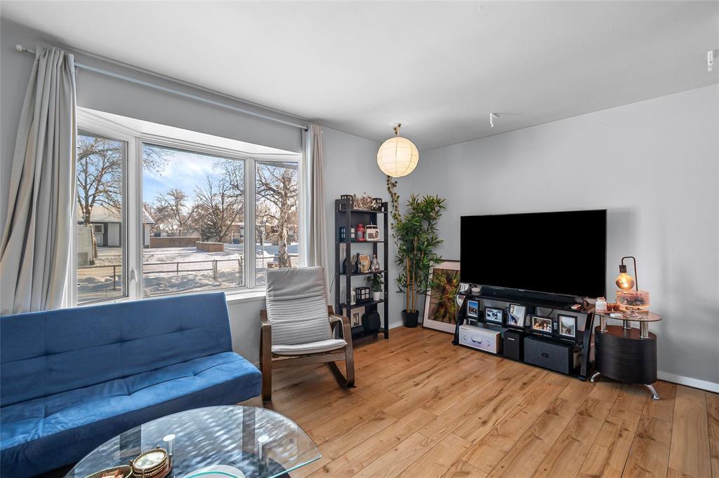 695 Sheppard Street, Winnipeg, Manitoba  R2P 0H6 - Photo 5 - 202600226