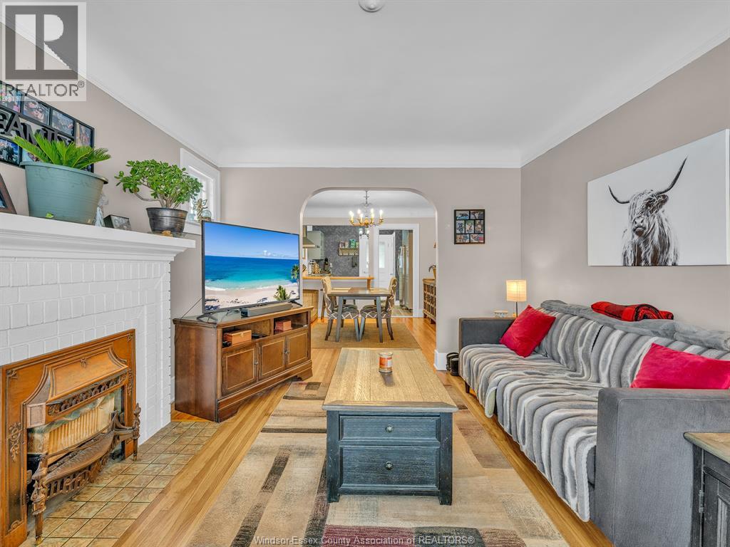 2327 Windermere Road, Windsor, Ontario  N8W 2T1 - Photo 6 - 26000361