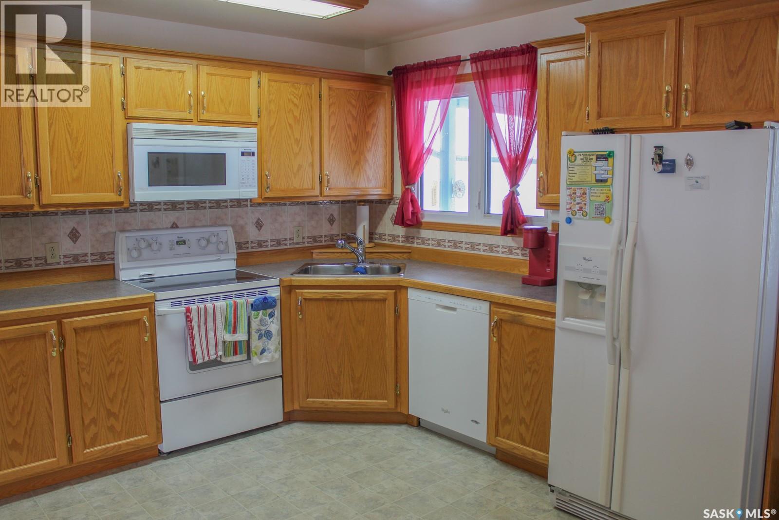 102 Osborne Street, Melfort, Saskatchewan  S0E 1A0 - Photo 6 - SK026256