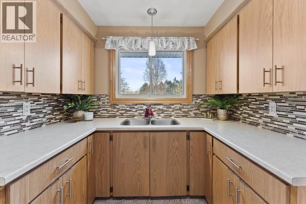 4810 Ray Road, Windsor, Ontario  N0R 1K0 - Photo 11 - 26000363