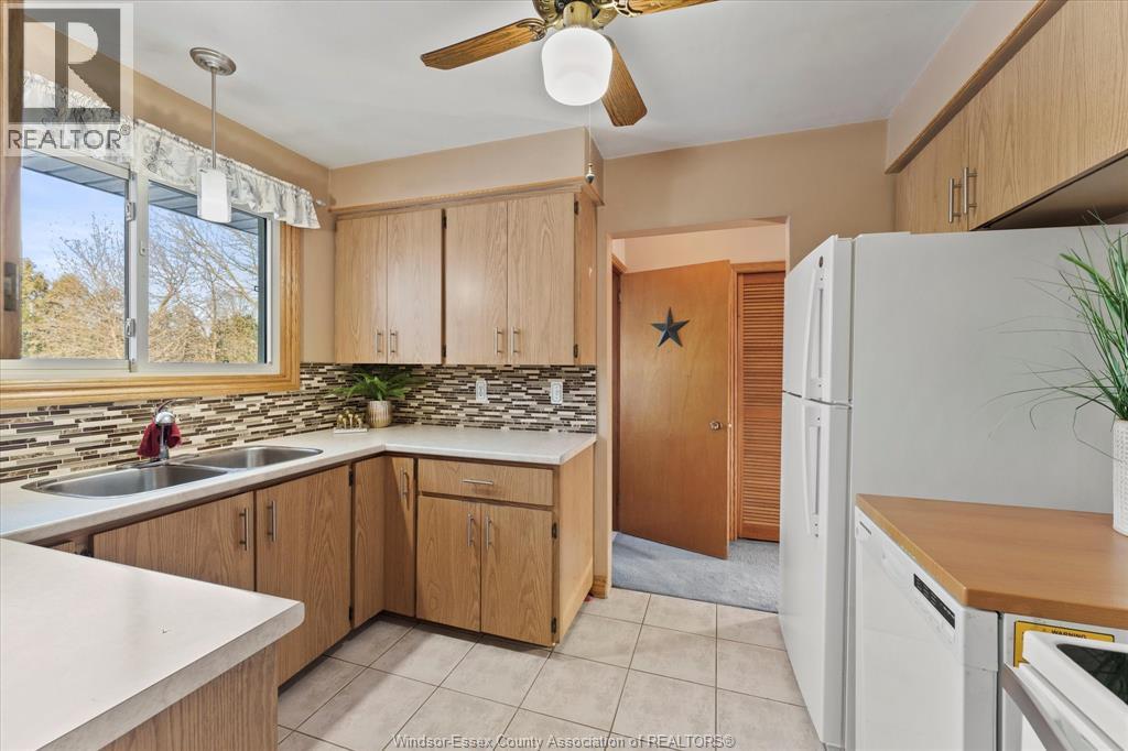 4810 Ray Road, Windsor, Ontario  N0R 1K0 - Photo 10 - 26000363