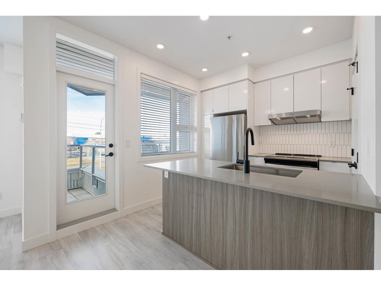 307 32828 Landeau Place, Abbotsford, British Columbia  V2S 0M4 - Photo 8 - R3076390