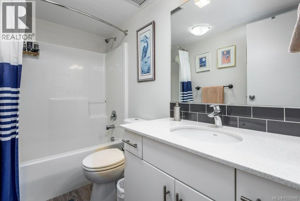 205 1944 Riverside Lane, Courtenay, British Columbia  V9N 0E5 - Photo 10 - 1022600