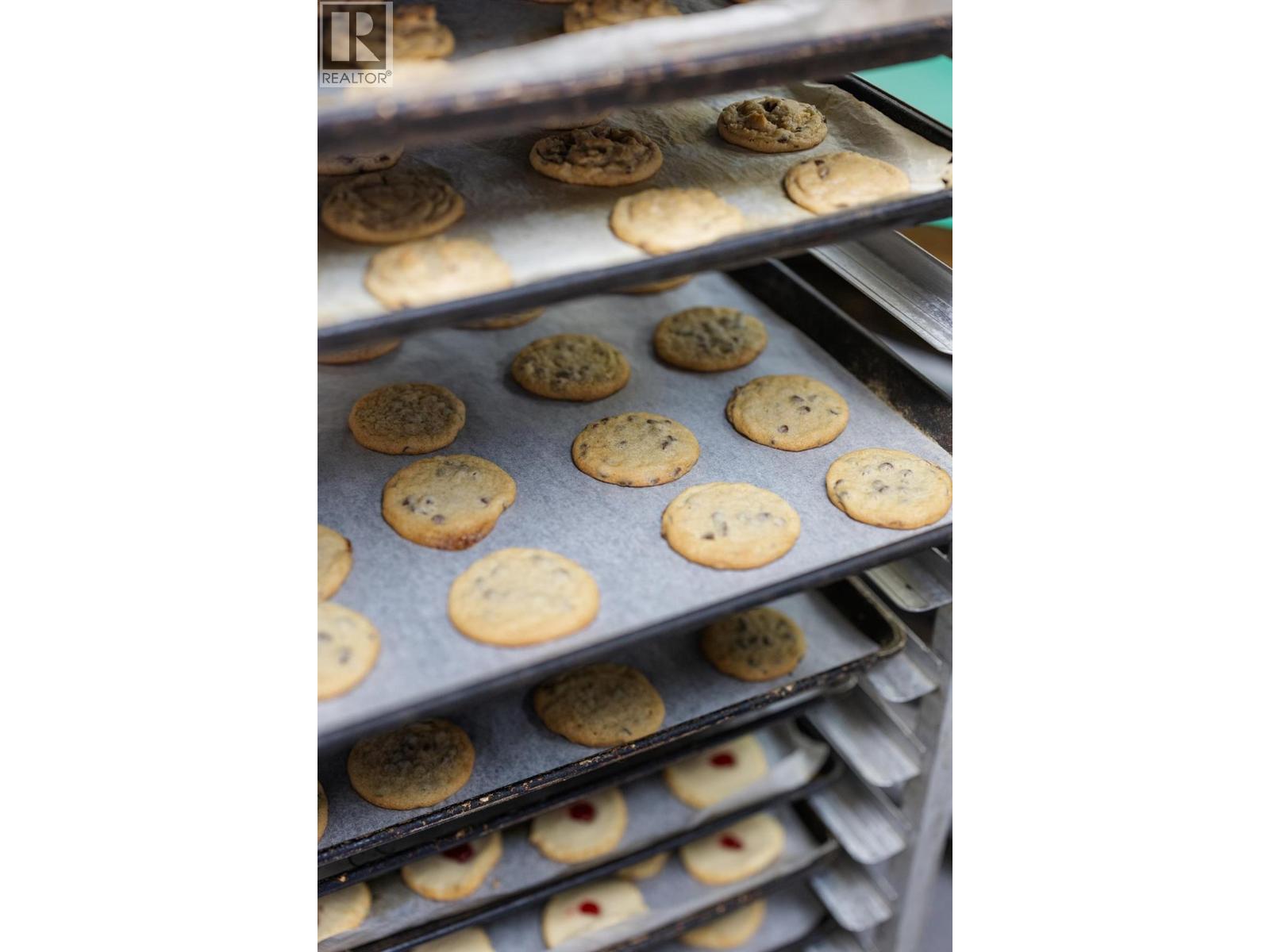 1025 Canyon Street, Creston, British Columbia  V0B 1G0 - Photo 10 - 2478957