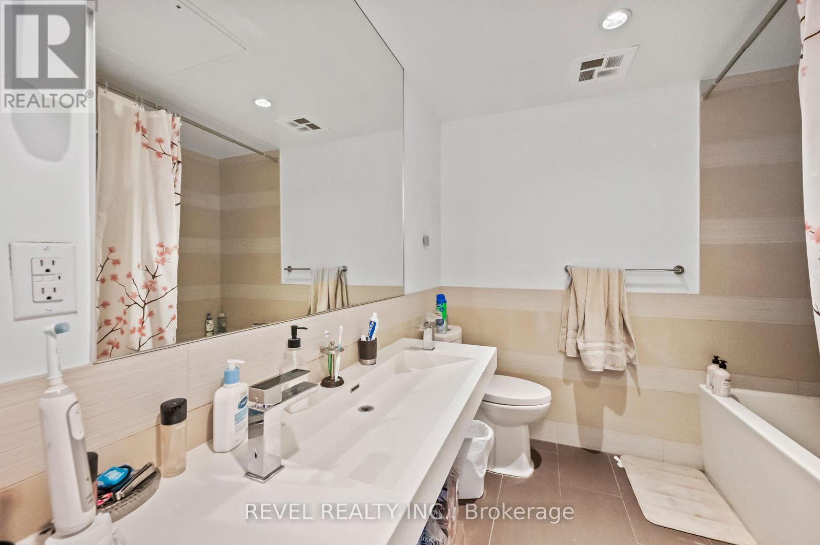 1401 - 70 Distillery Lane, Toronto, Ontario  M5A 0E3 - Photo 2 - C12668774