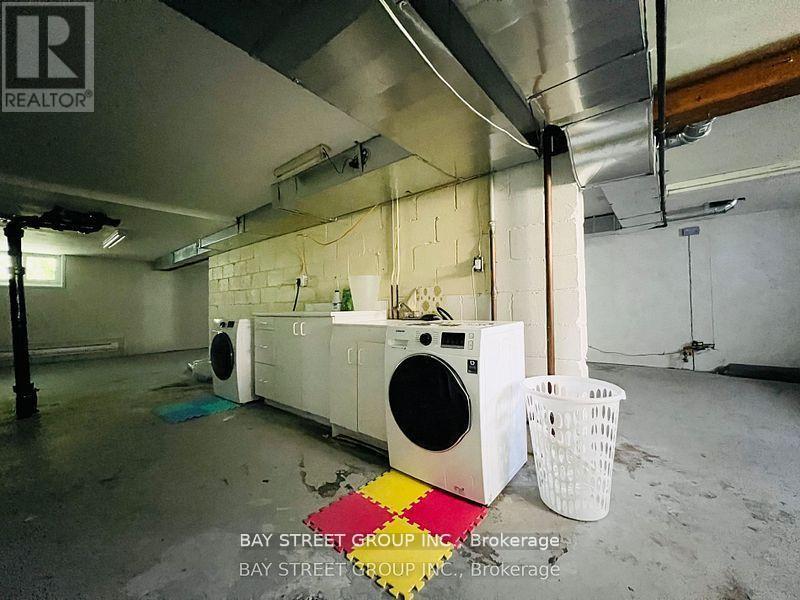 72 Caines Avenue, Toronto, Ontario  M2R 2L3 - Photo 10 - C12668850