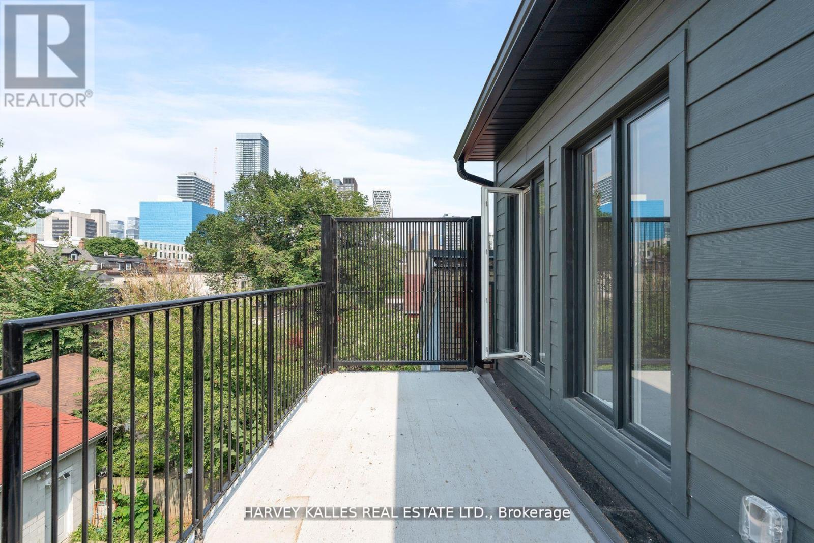 4 (3rd Floor) - 24 Sullivan Street, Toronto, Ontario  M5T 1B9 - Photo 10 - C12668868