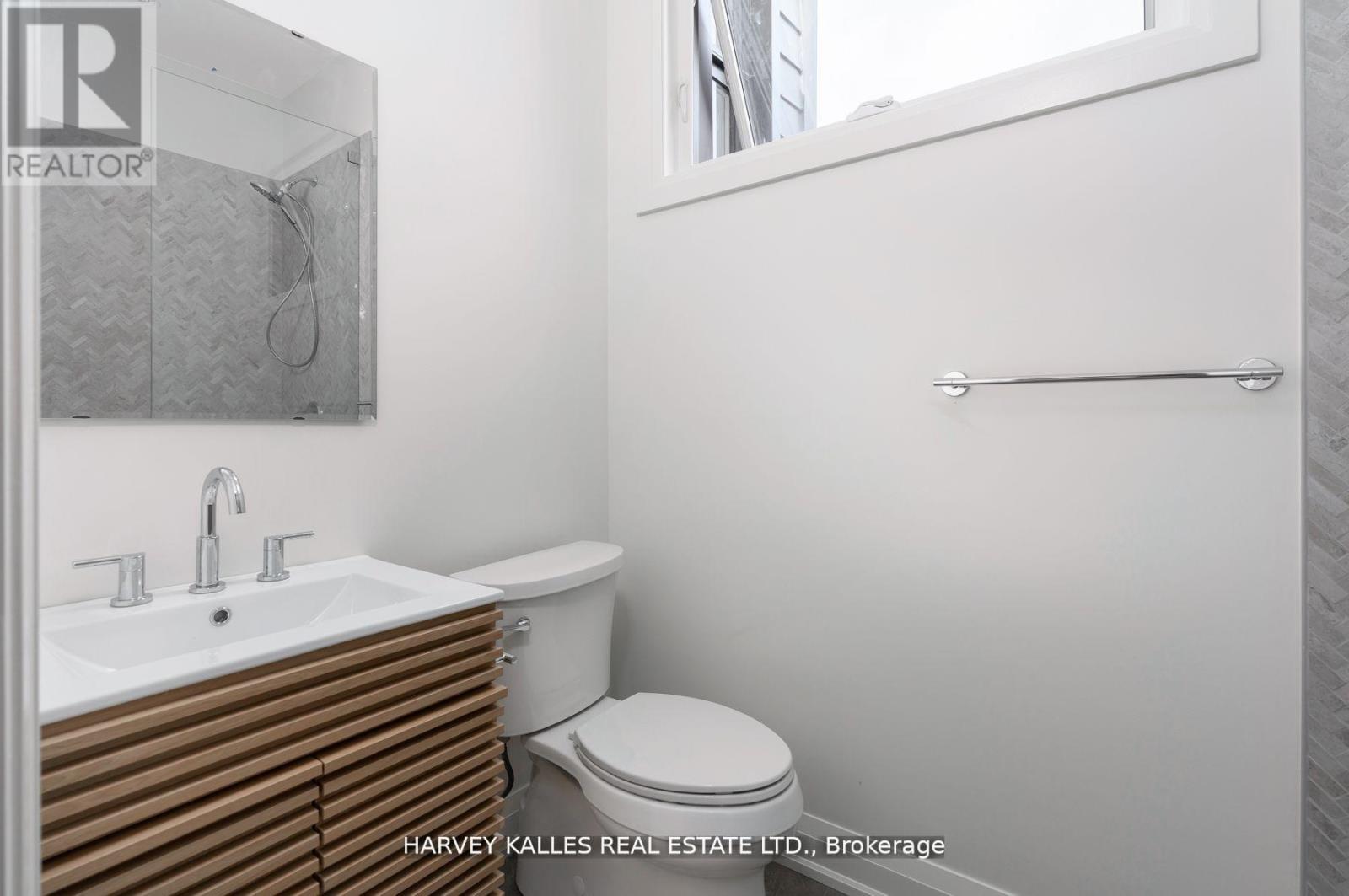 4 (3rd Floor) - 24 Sullivan Street, Toronto, Ontario  M5T 1B9 - Photo 9 - C12668868