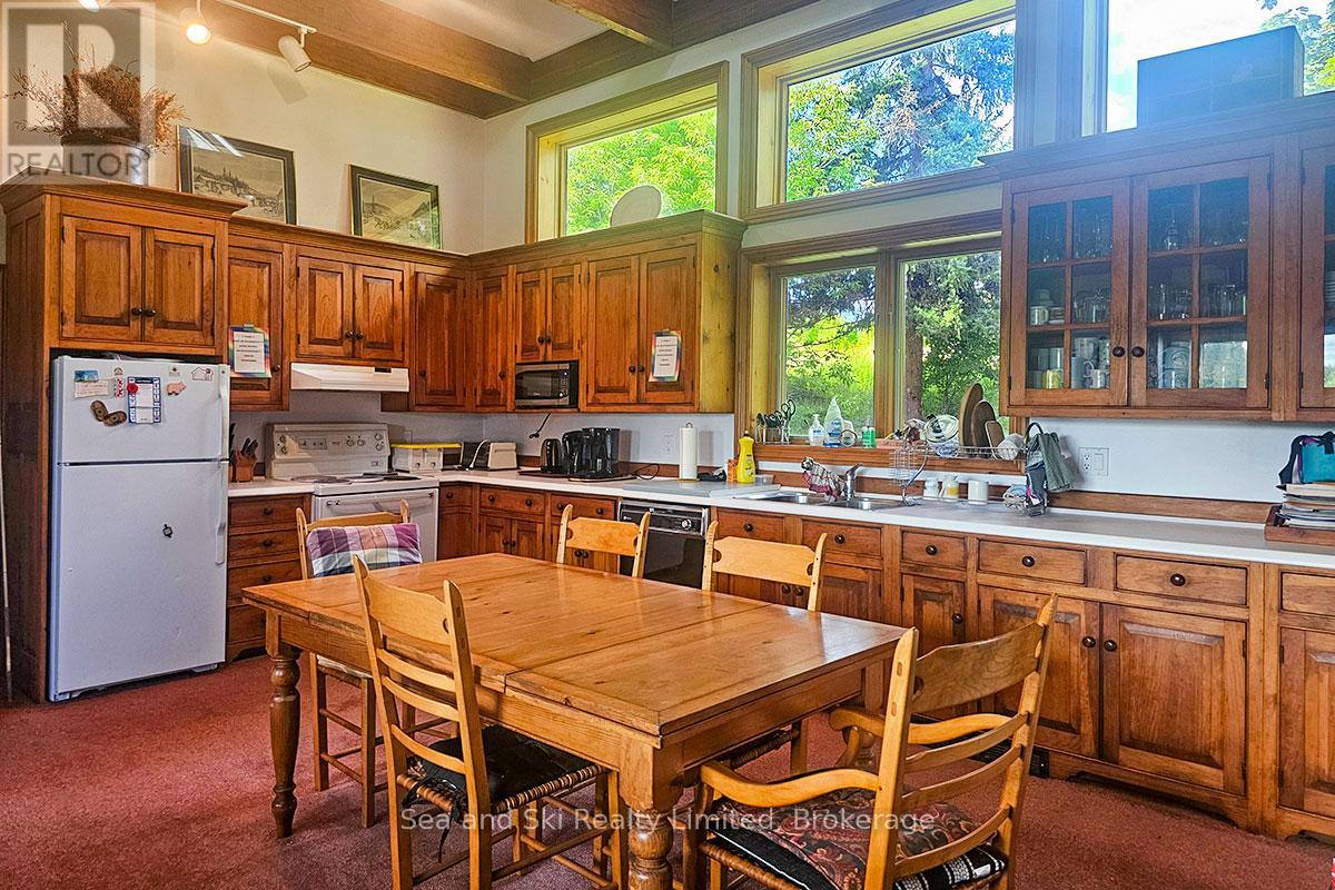 195908 Grey Road 7 Road S, Grey Highlands, Ontario  N0C 1G0 - Photo 35 - X12376388