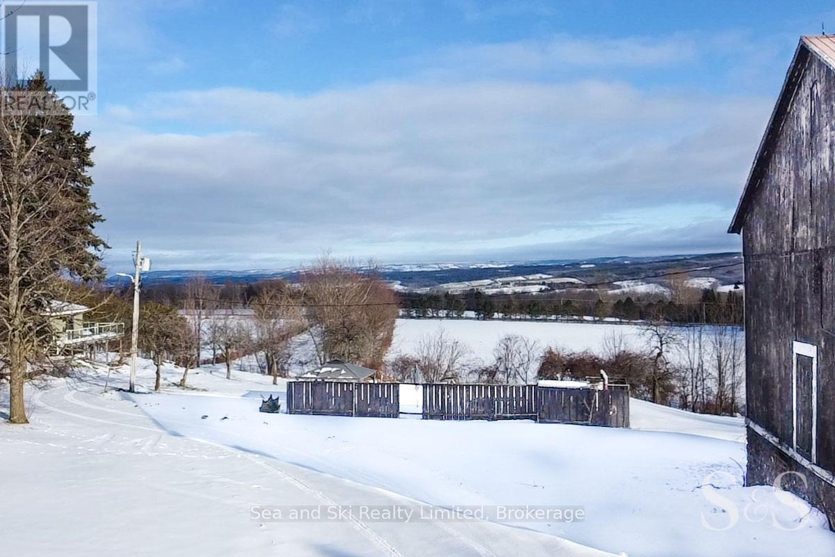 195908 Grey Road 7 Road S, Grey Highlands, Ontario  N0C 1G0 - Photo 46 - X12376388