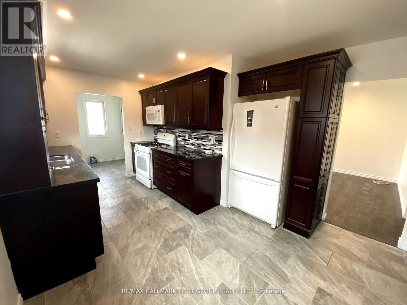 973 Mink Street, Pickering, Ontario L1W 2G6 - Photo 6 - E12668782