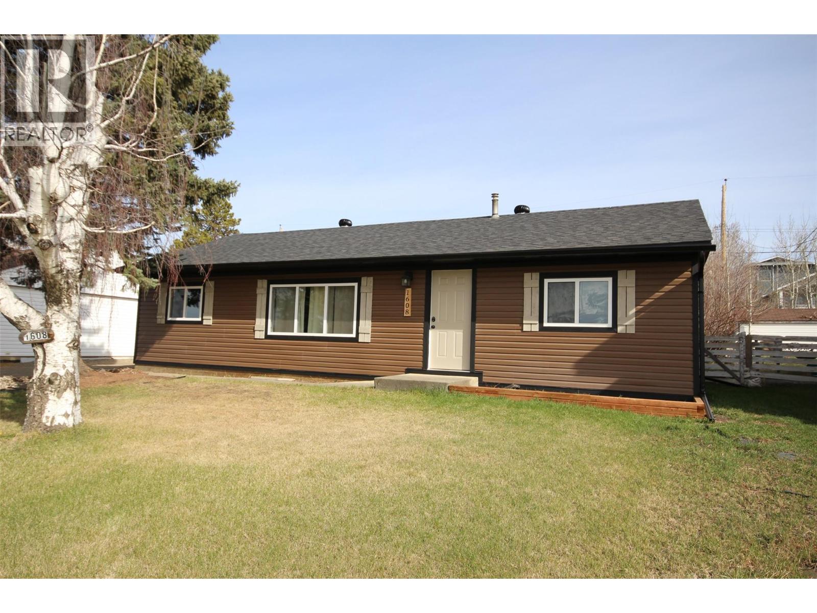 1608 95 Avenue, Dawson Creek, British Columbia