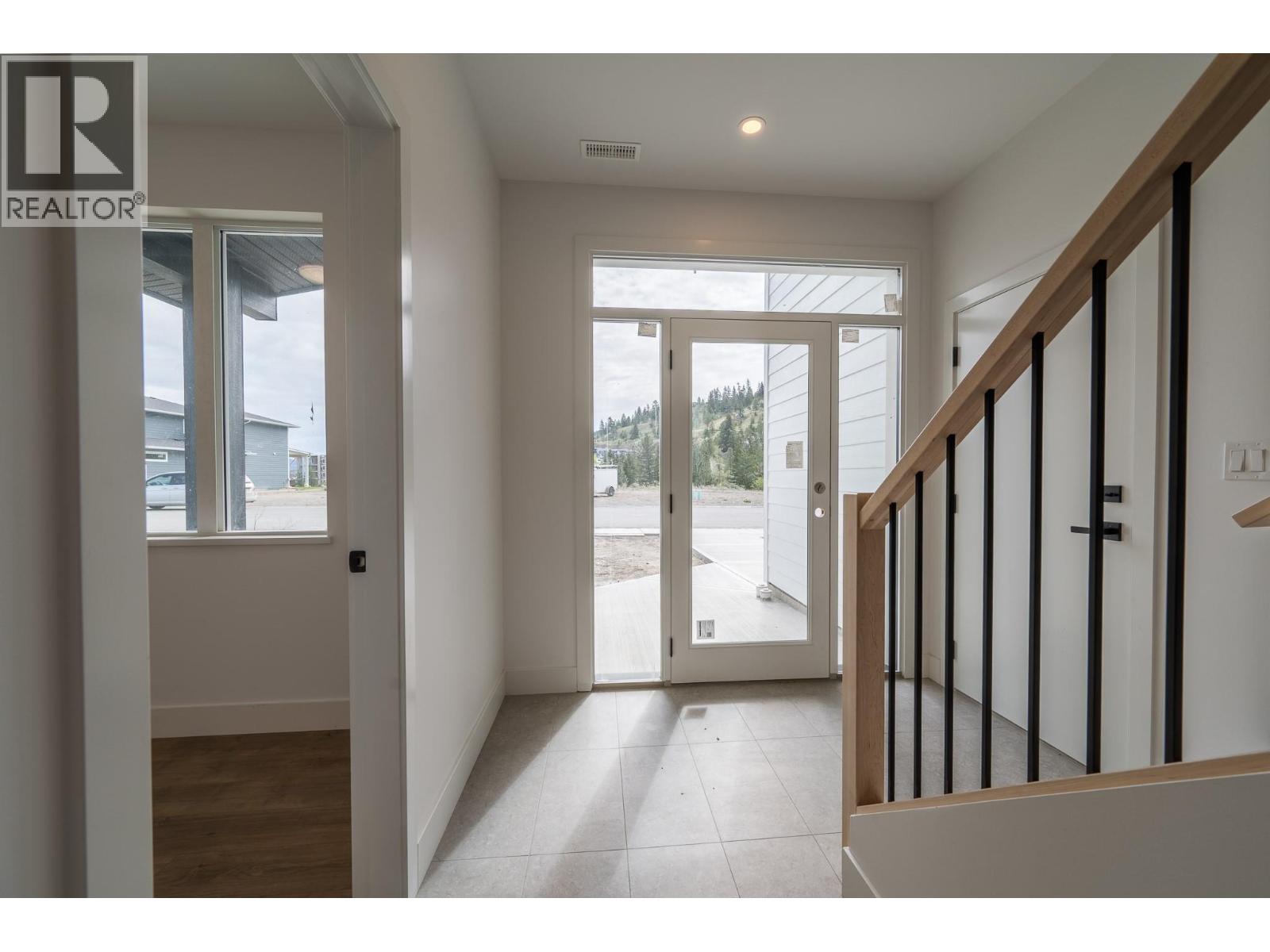 1609 Cordonier Place, Kamloops, British Columbia  V2E 0E4 - Photo 2 - 10372012