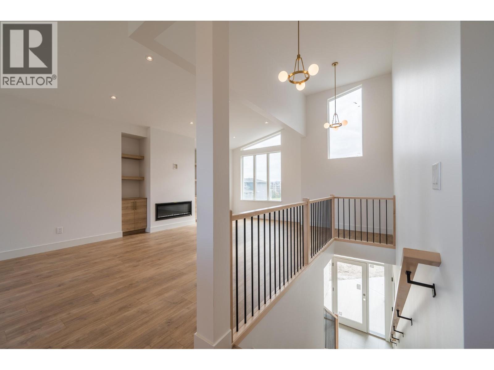 1609 Cordonier Place, Kamloops, British Columbia  V2E 0E4 - Photo 3 - 10372012