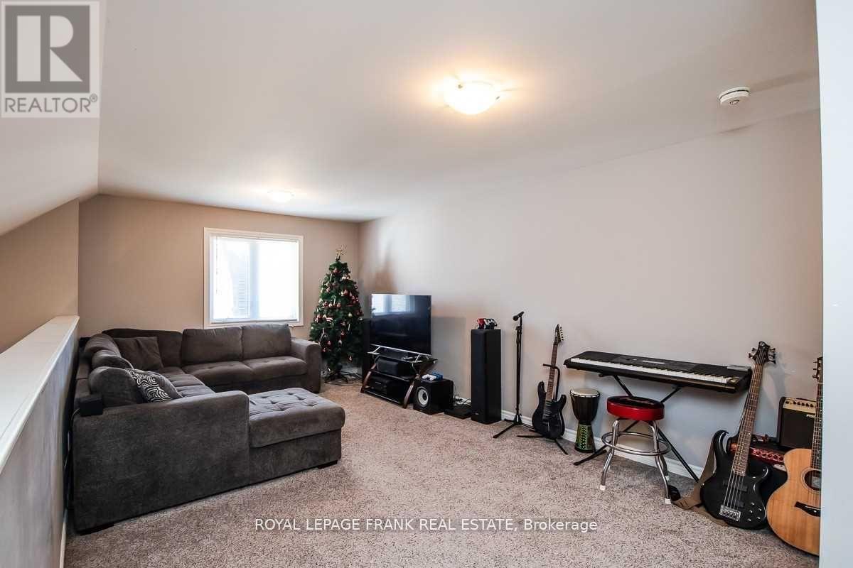 805a Dundas Street W, Whitby, Ontario  L1N 2N6 - Photo 11 - E12669010