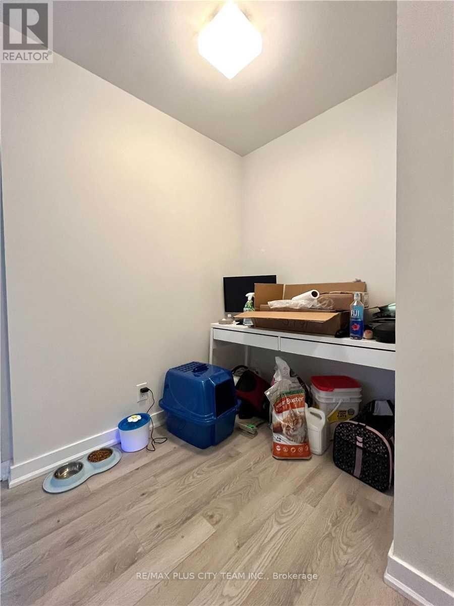 1610 - 12 York Street, Toronto, Ontario  M5J 0A9 - Photo 7 - C12649200