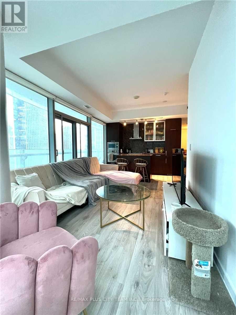 1610 - 12 York Street, Toronto, Ontario  M5J 0A9 - Photo 3 - C12649200