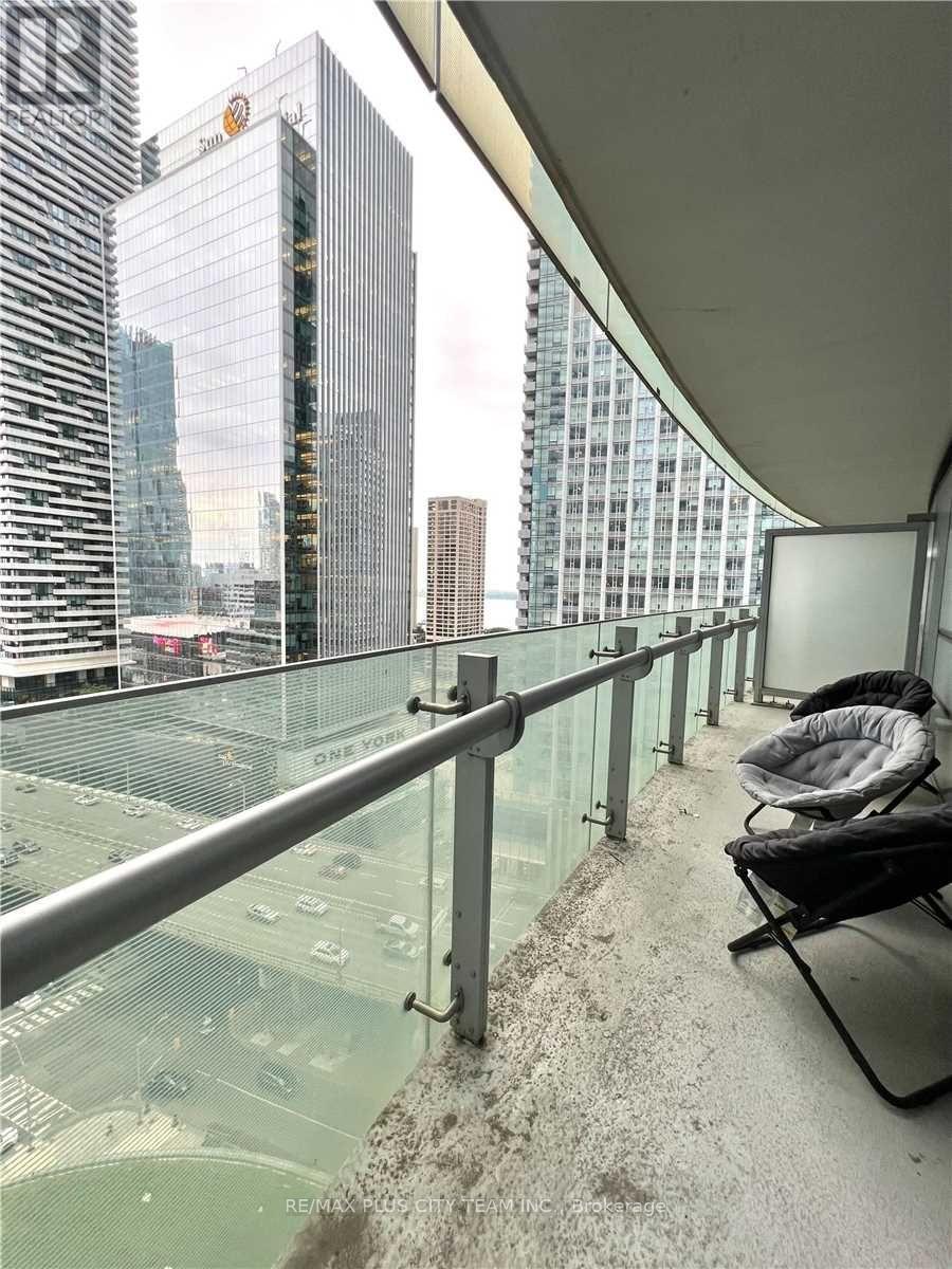 1610 - 12 York Street, Toronto, Ontario  M5J 0A9 - Photo 14 - C12649200