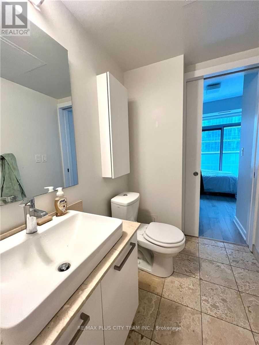 1610 - 12 York Street, Toronto, Ontario  M5J 0A9 - Photo 10 - C12649200