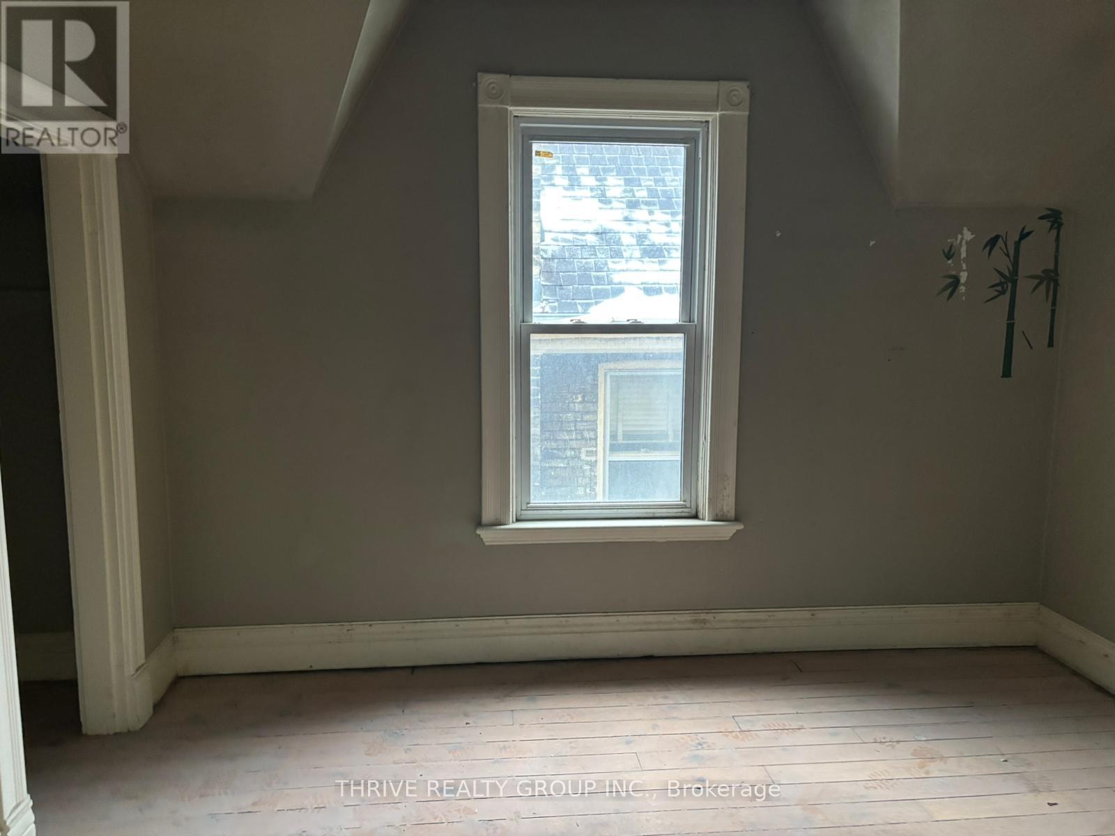 Upper - 195 Colborne Street, London East, Ontario  N6B 2S3 - Photo 5 - X12669086