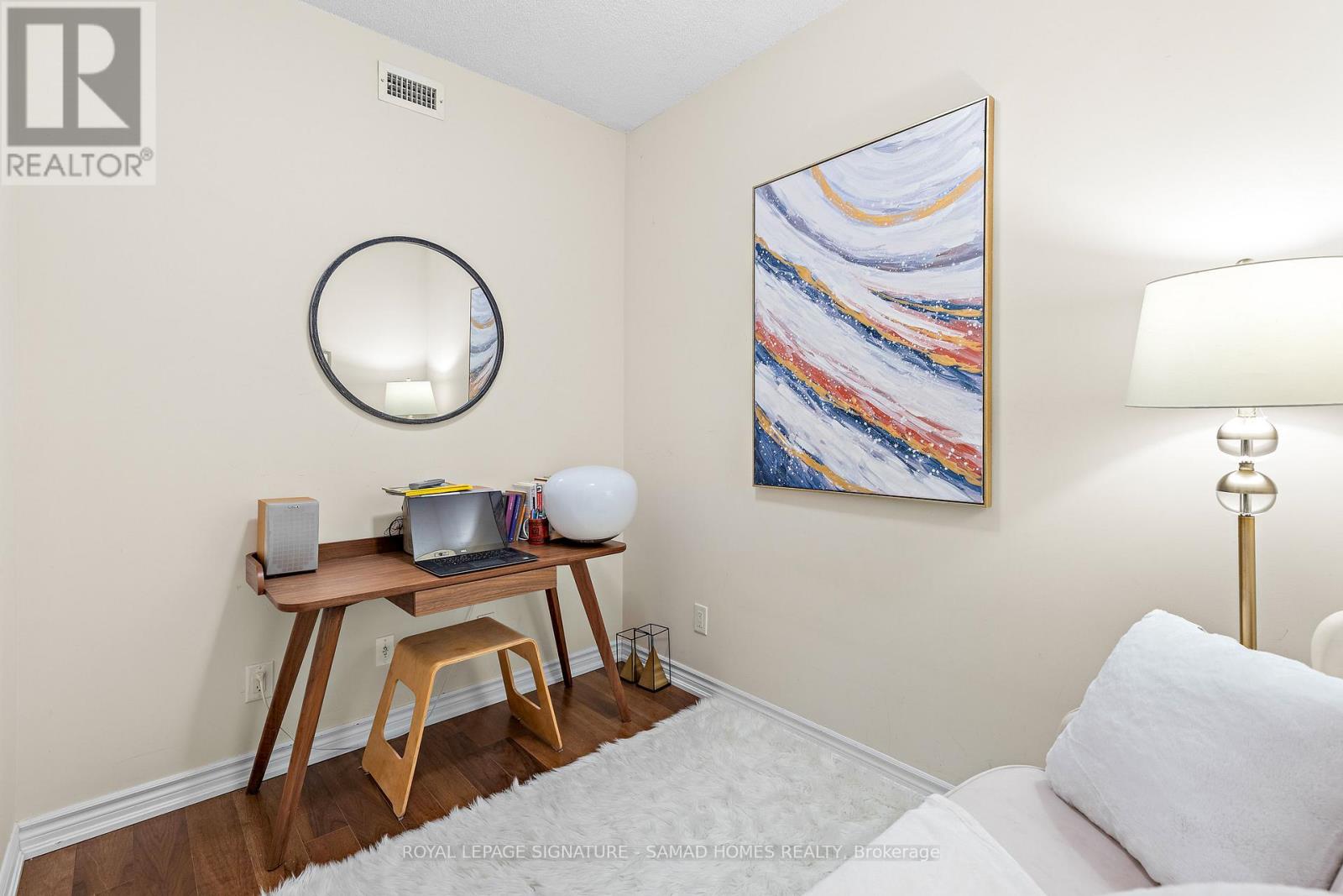 215 - 1135 Royal York Road, Toronto, Ontario  M9A 0C3 - Photo 4 - W12668768