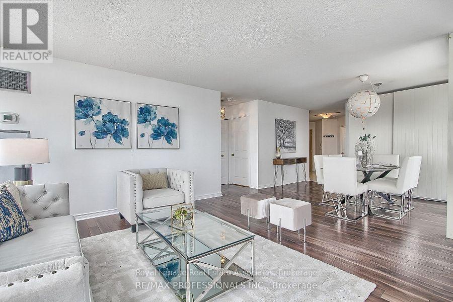 511 - 55 Elm Drive W, Mississauga, Ontario  L5B 3Z3 - Photo 4 - W12668816