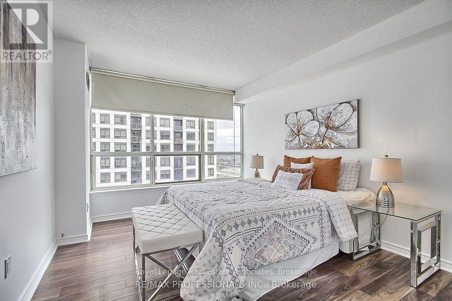 511 - 55 Elm Drive W, Mississauga, Ontario  L5B 3Z3 - Photo 6 - W12668816