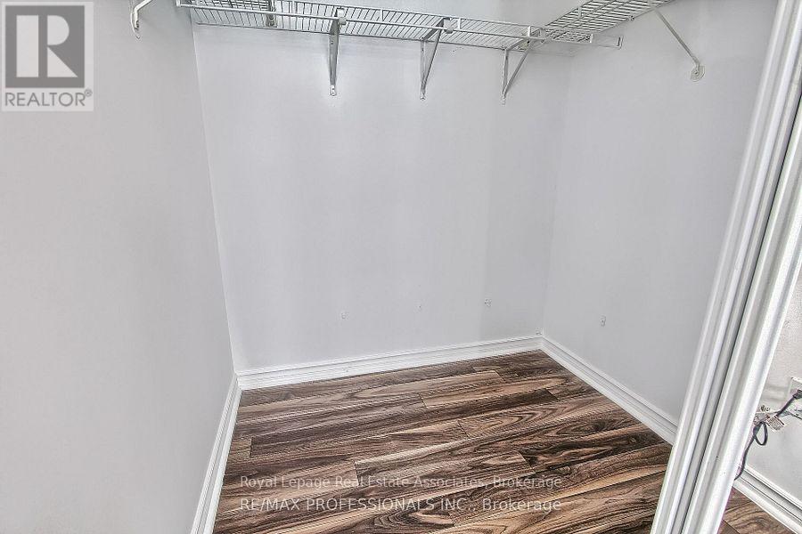 511 - 55 Elm Drive W, Mississauga, Ontario  L5B 3Z3 - Photo 9 - W12668816