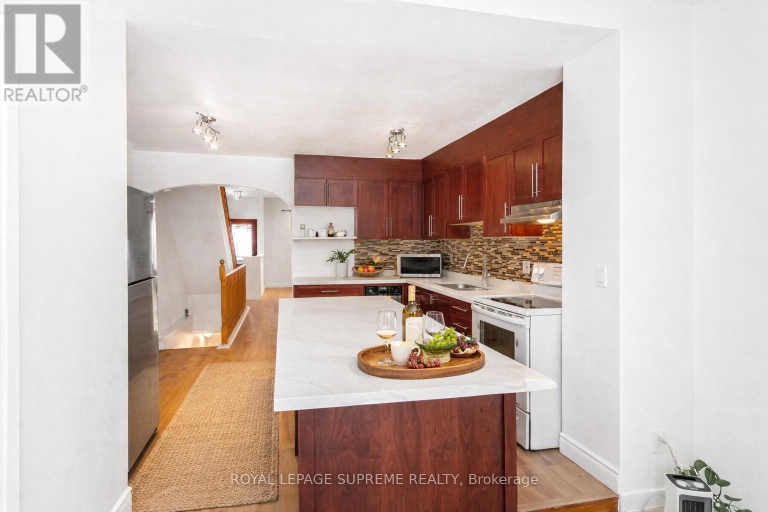 13 Royal Street, Toronto, Ontario  M6N 3Z3 - Photo 12 - W12668834