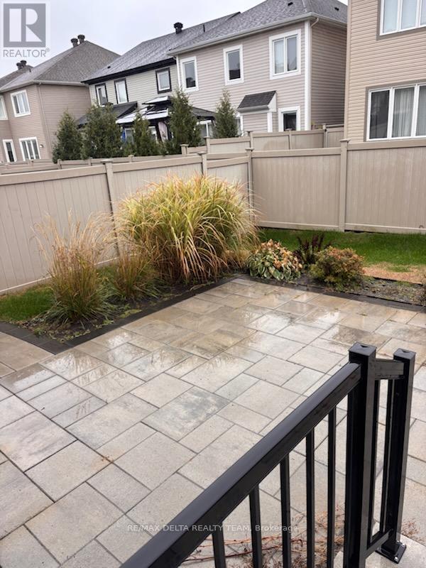 66 Escallonia Court, Ottawa, Ontario  K2S 0W9 - Photo 12 - X12668882