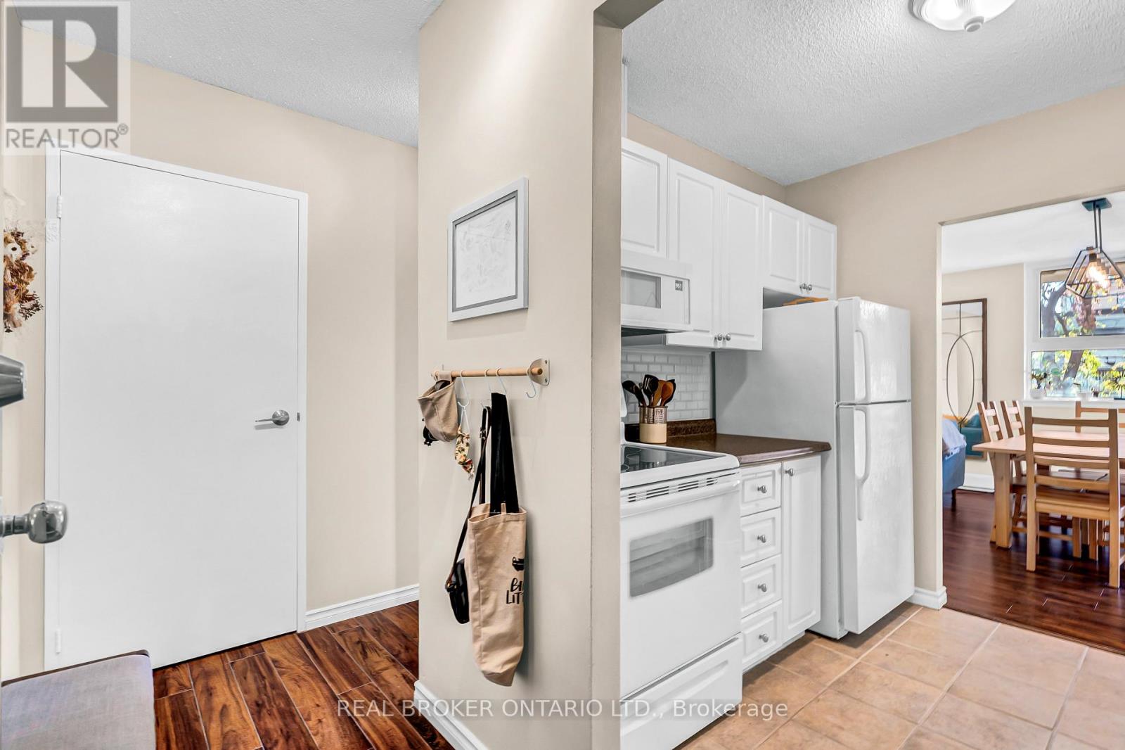 209 - 110 Forward Avenue, Ottawa, Ontario  K1Y 4S9 - Photo 6 - X12668888