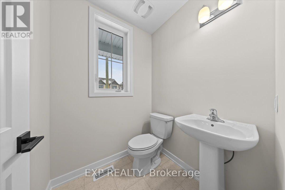 6354 Ottawa Street, Ottawa, Ontario  K0A 2Z0 - Photo 4 - X12669016