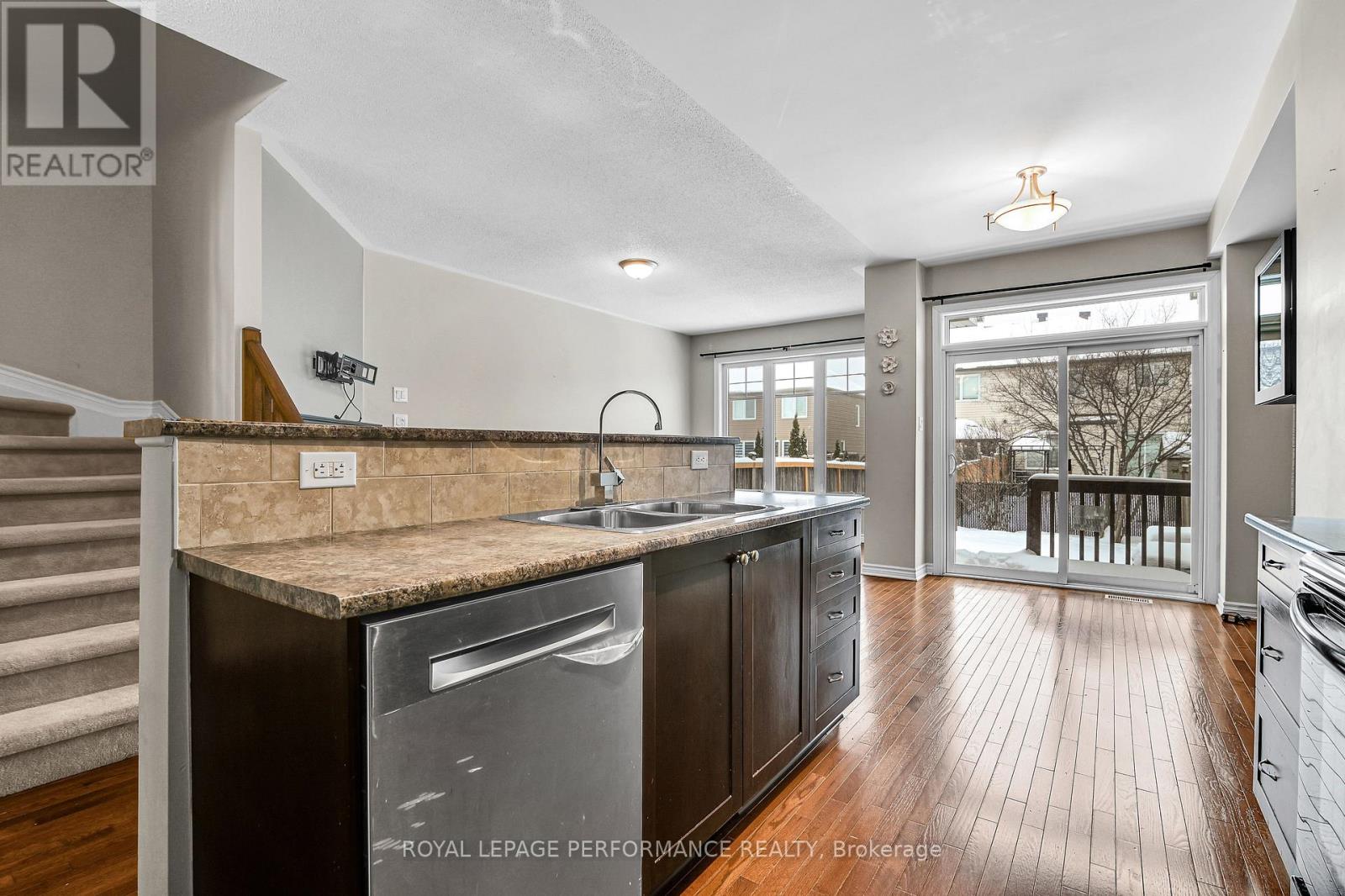 114 Mojave Crescent, Ottawa, Ontario  K2S 0H3 - Photo 11 - X12669034