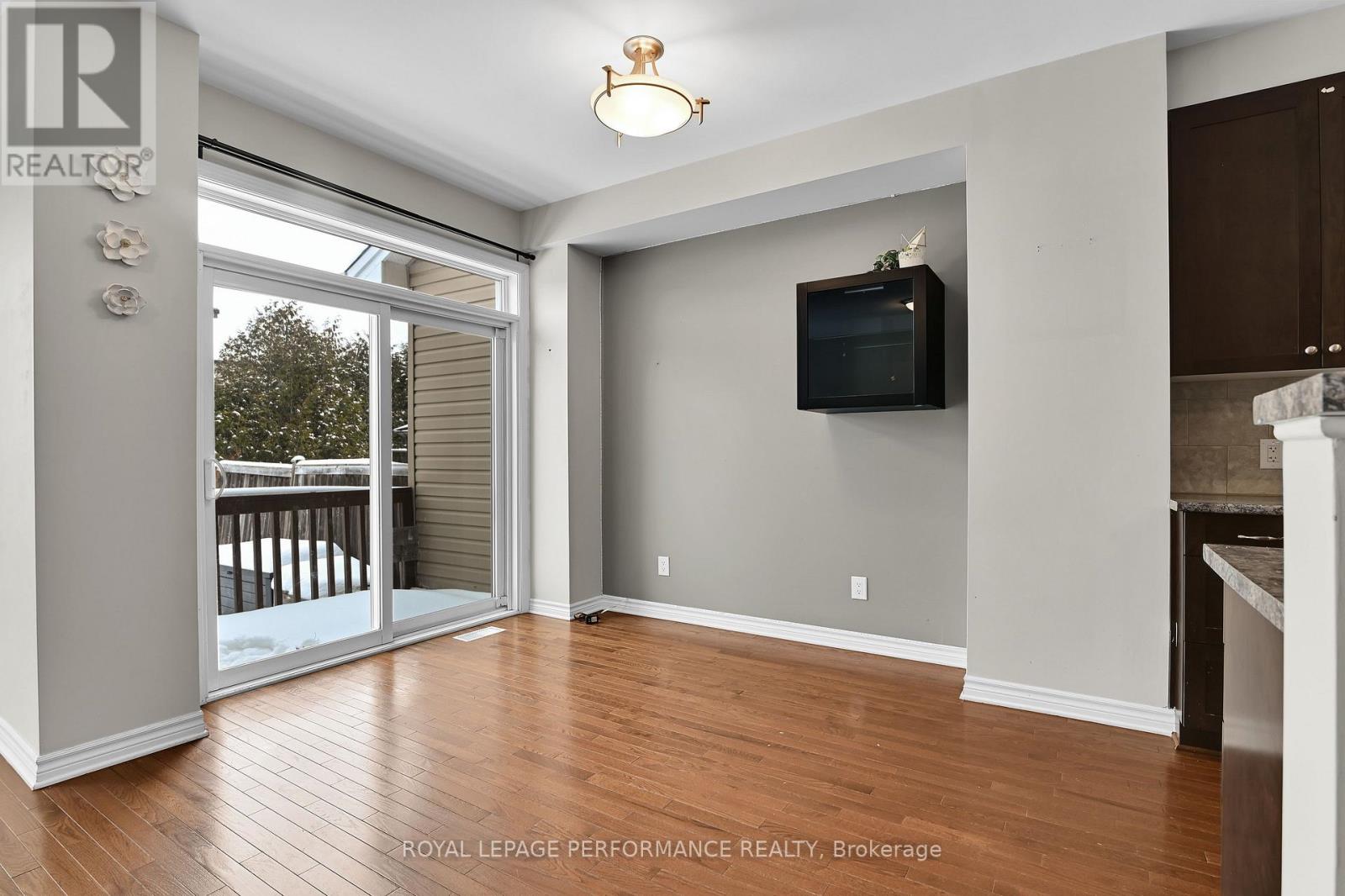 114 Mojave Crescent, Ottawa, Ontario  K2S 0H3 - Photo 12 - X12669034