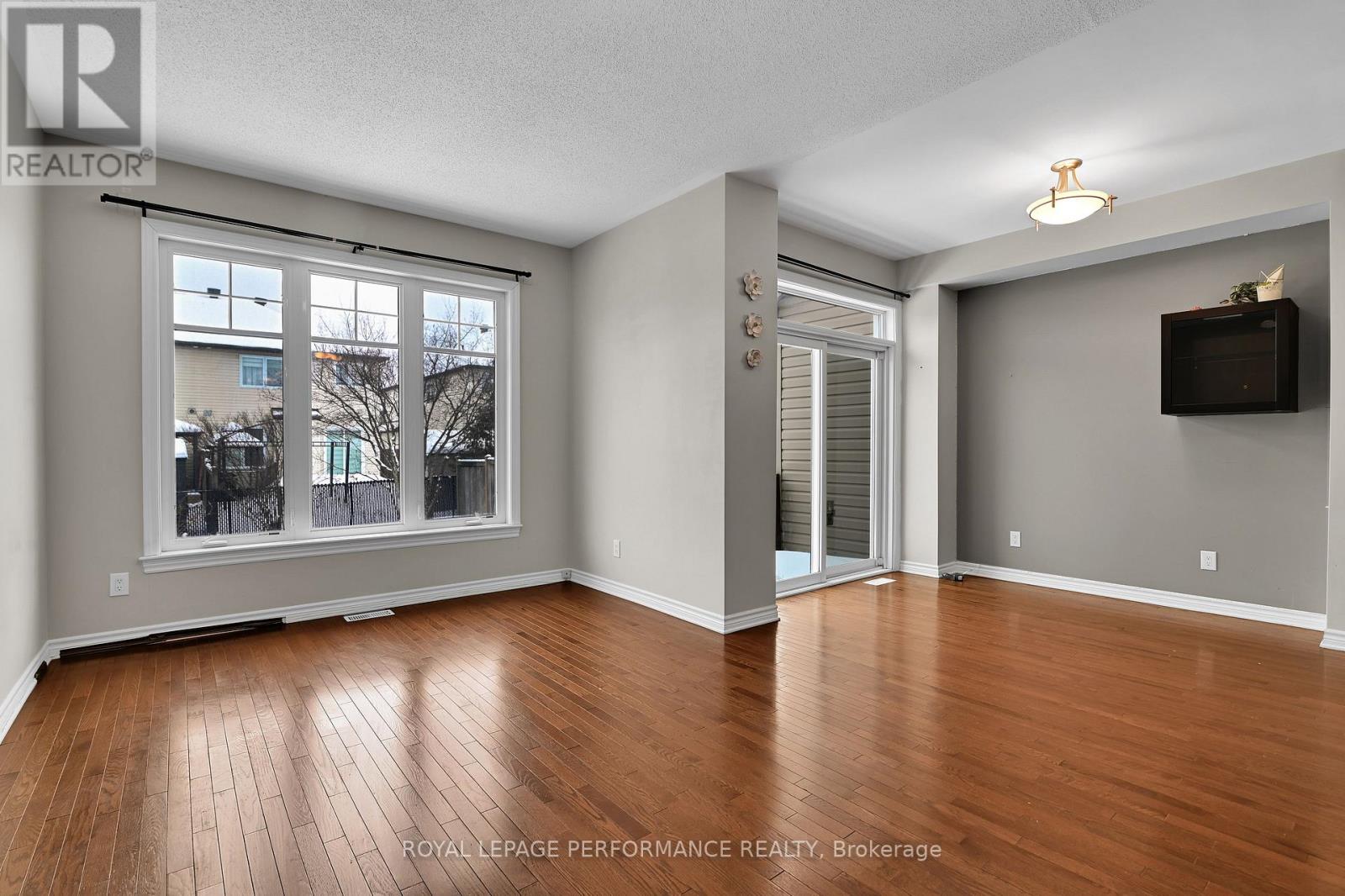 114 Mojave Crescent, Ottawa, Ontario  K2S 0H3 - Photo 14 - X12669034