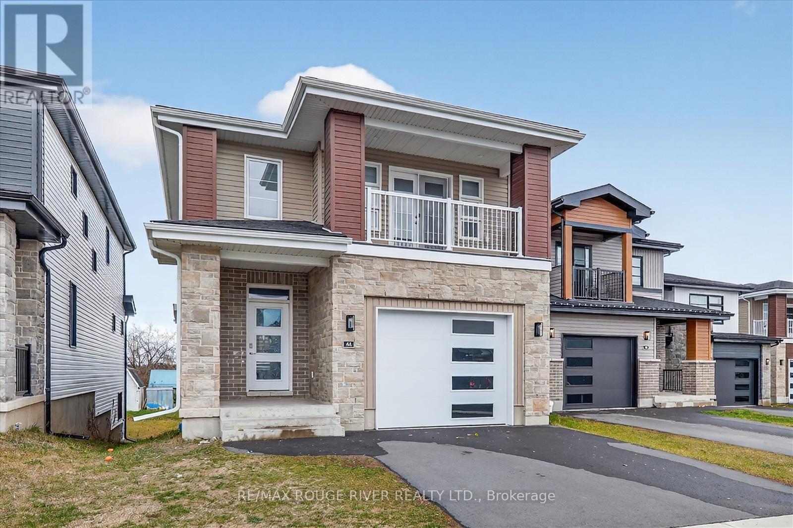 46 ERIE COURT, Loyalist, Ontario