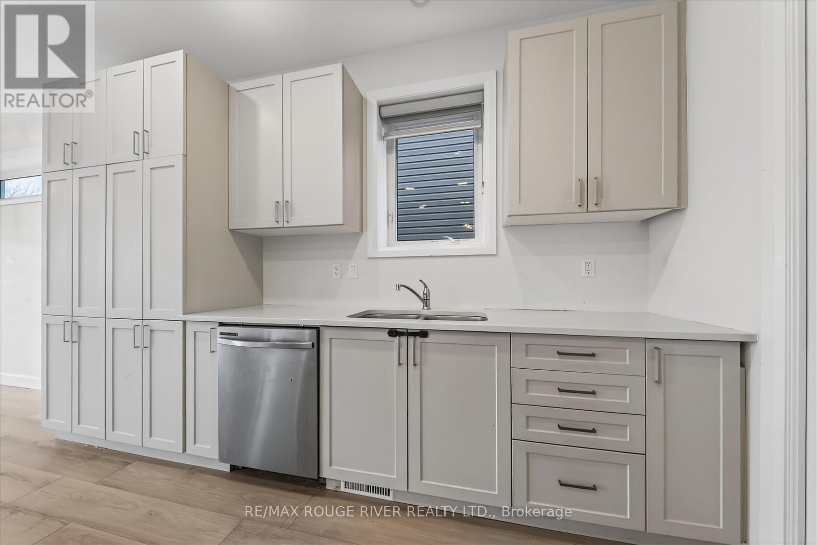 46 Erie Court, Loyalist, Ontario  K7N 0E3 - Photo 10 - X12668788