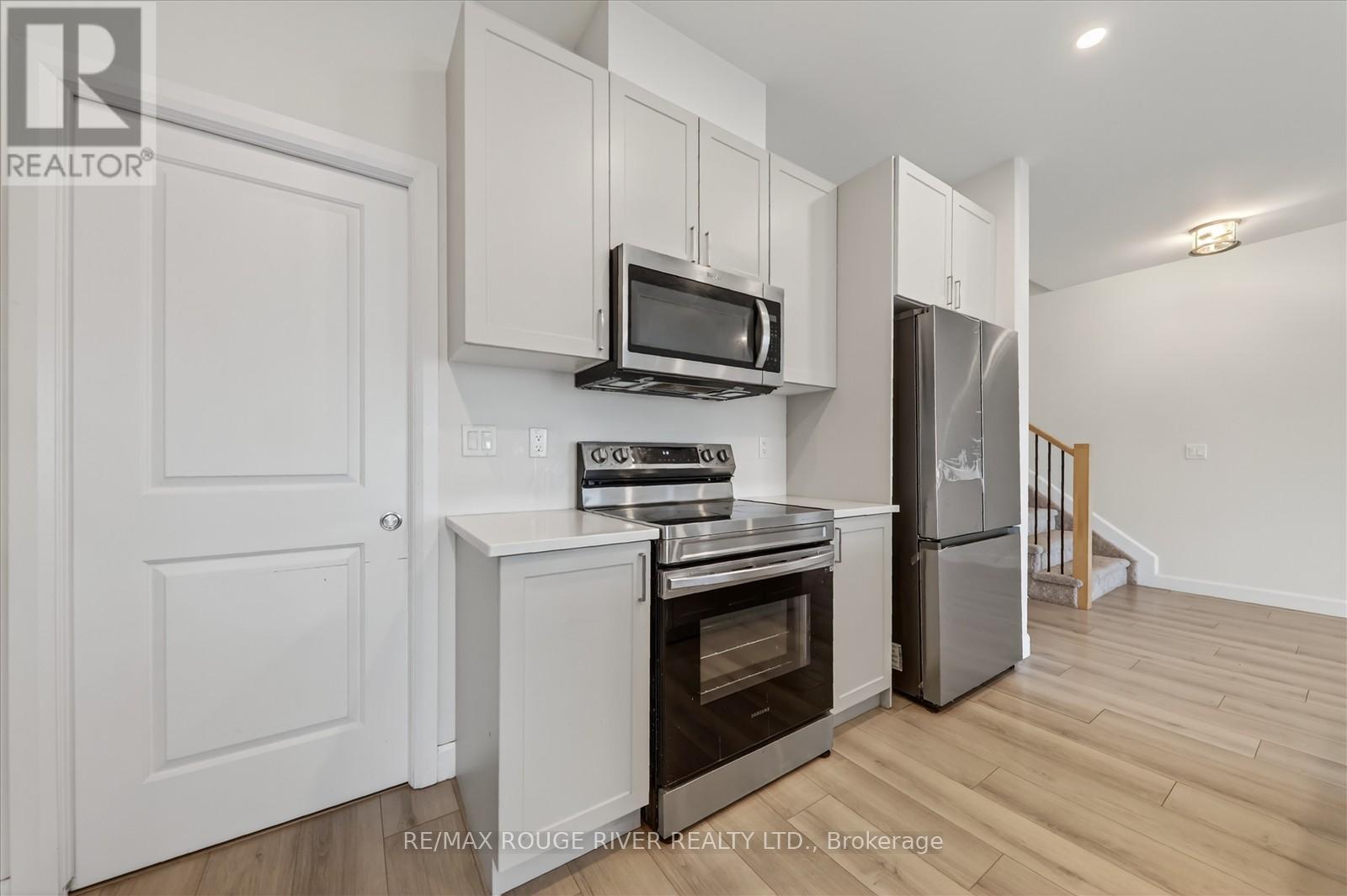 46 Erie Court, Loyalist, Ontario  K7N 0E3 - Photo 11 - X12668788