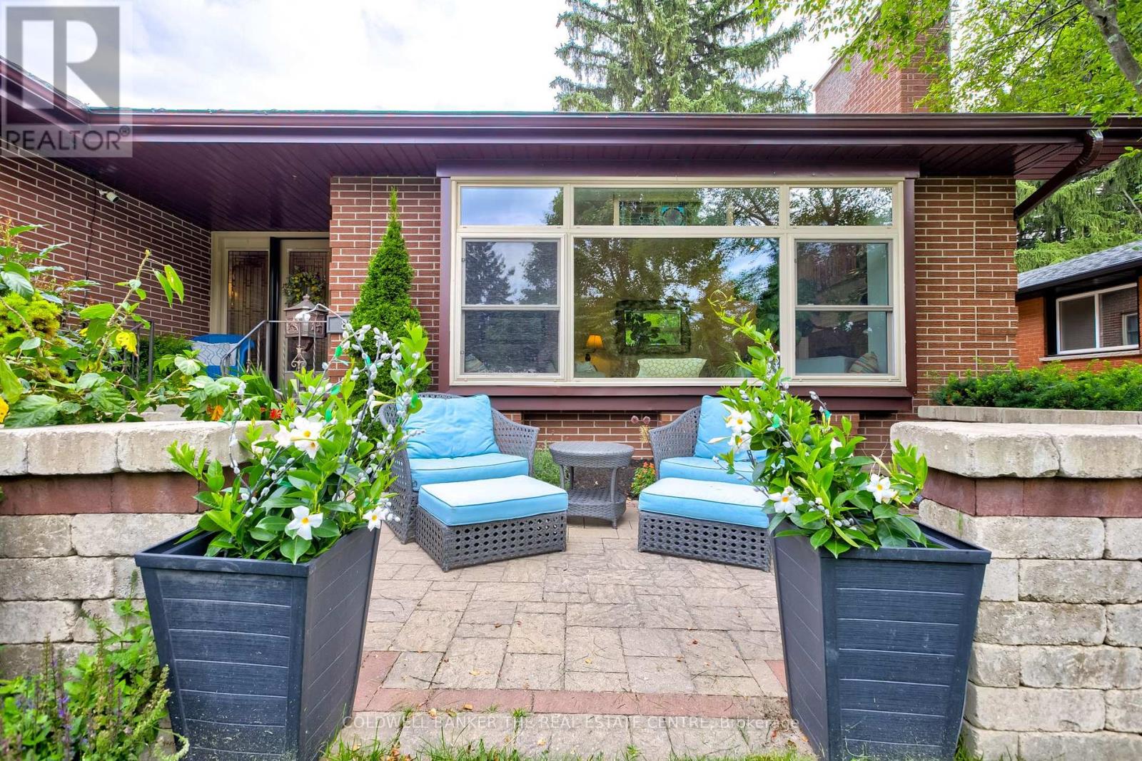 83 Inwood Crescent, Kitchener, Ontario  N2M 2L9 - Photo 4 - X12668802