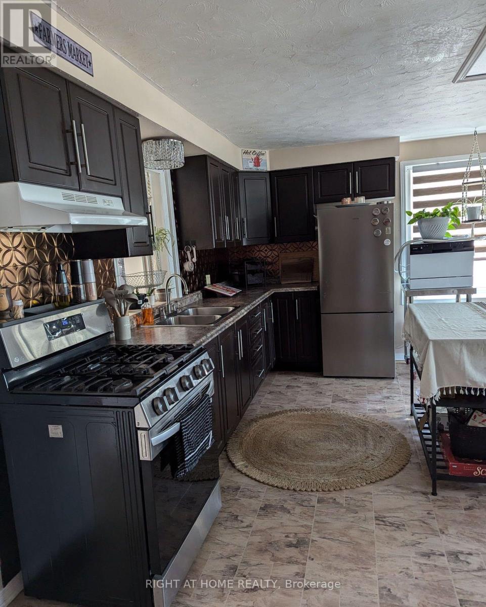 521 Mccool Street, Mattawa, Ontario  P0H 1V0 - Photo 3 - X12668862