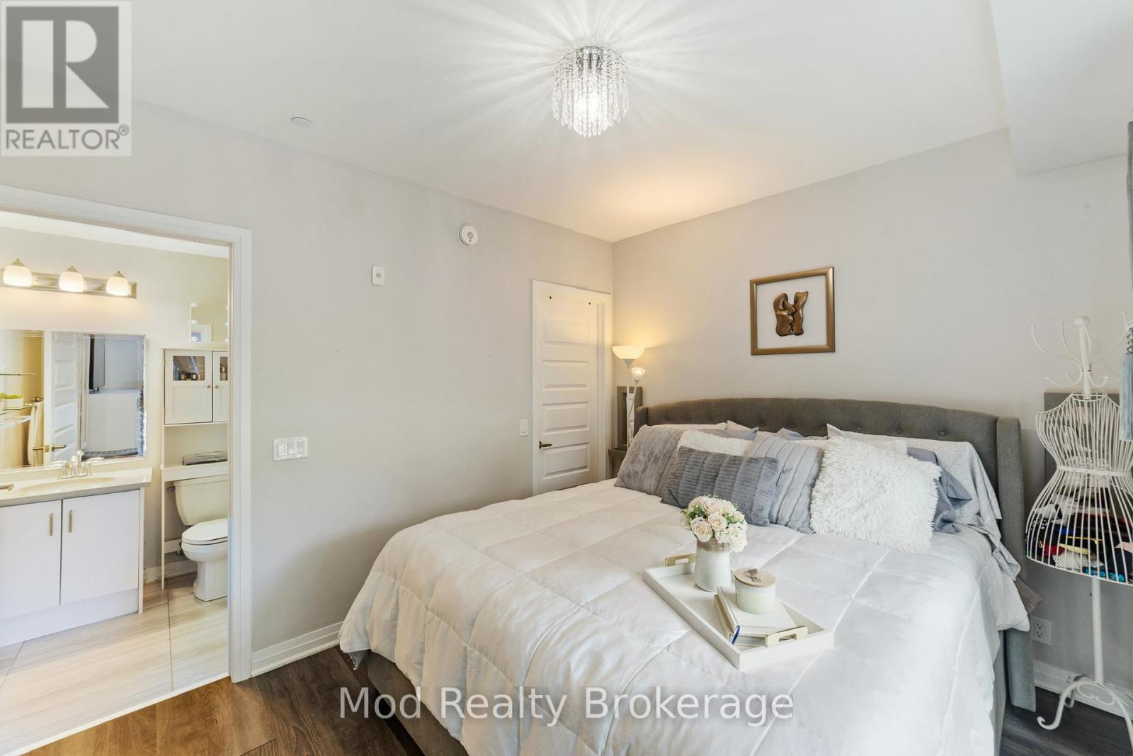 129 - 128 Grovewood Common, Oakville, Ontario  L6H 0X3 - Photo 10 - W12669064