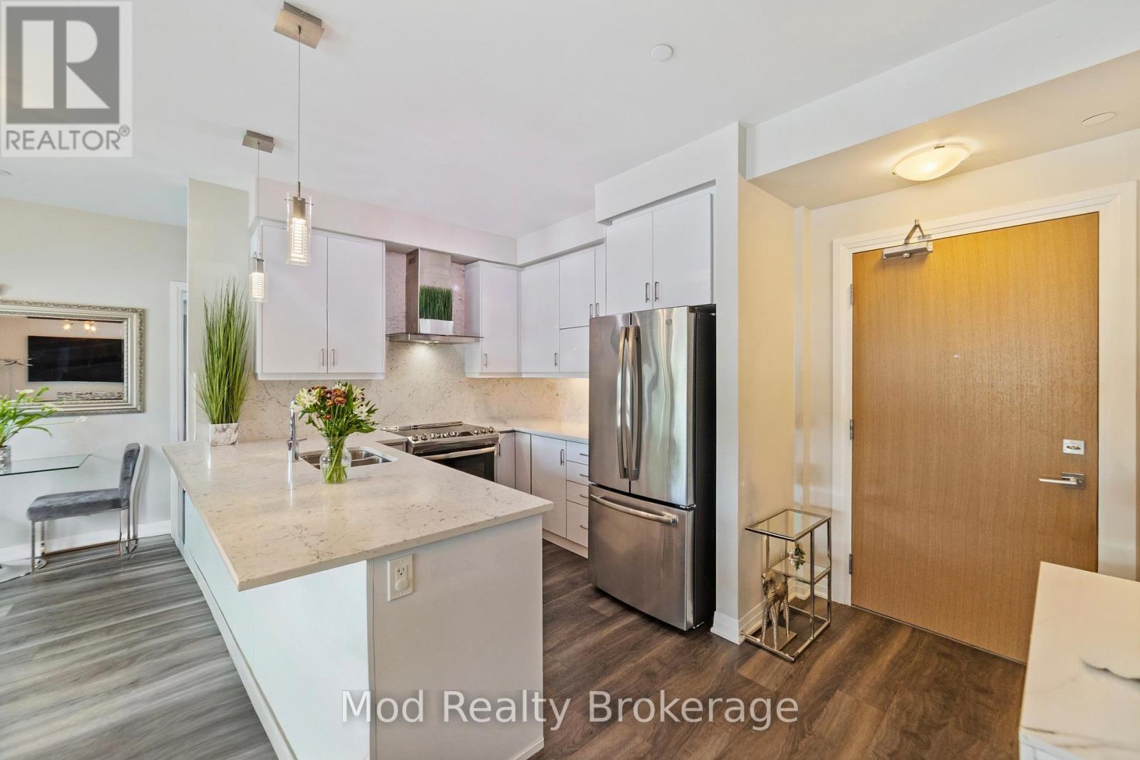 129 - 128 Grovewood Common, Oakville, Ontario  L6H 0X3 - Photo 6 - W12669064
