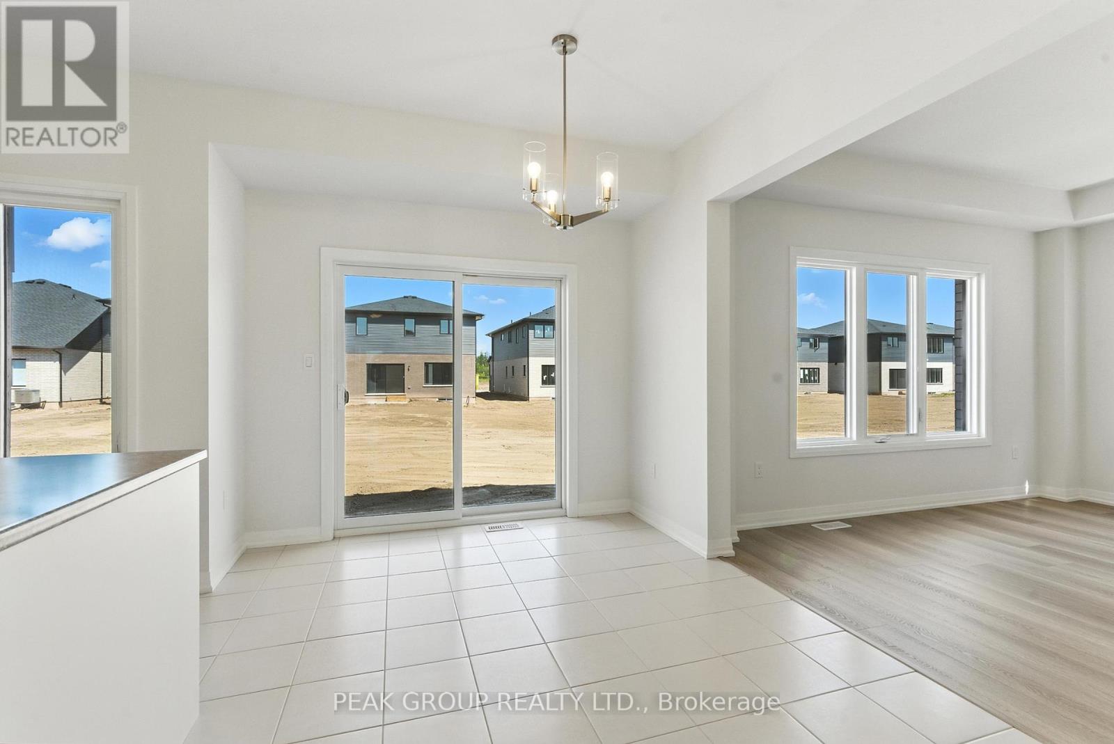 1022 Kraft Road N, Fort Erie, Ontario  L2A 4M4 - Photo 5 - X12668924