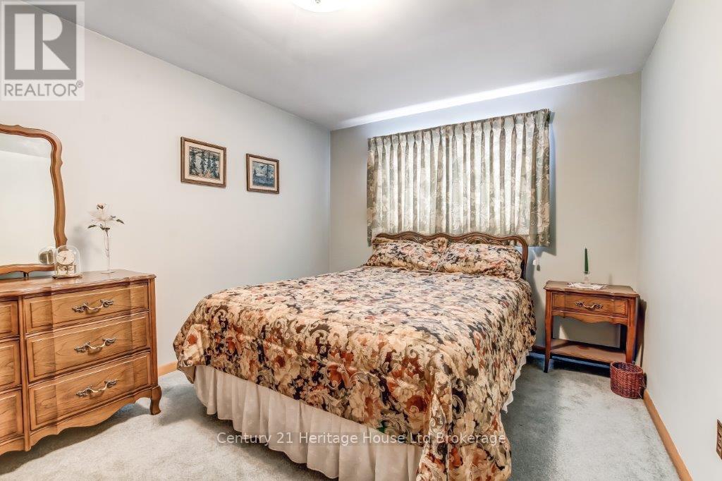 876 Isabel Street, Woodstock, Ontario  N4S 2A8 - Photo 13 - X12669110