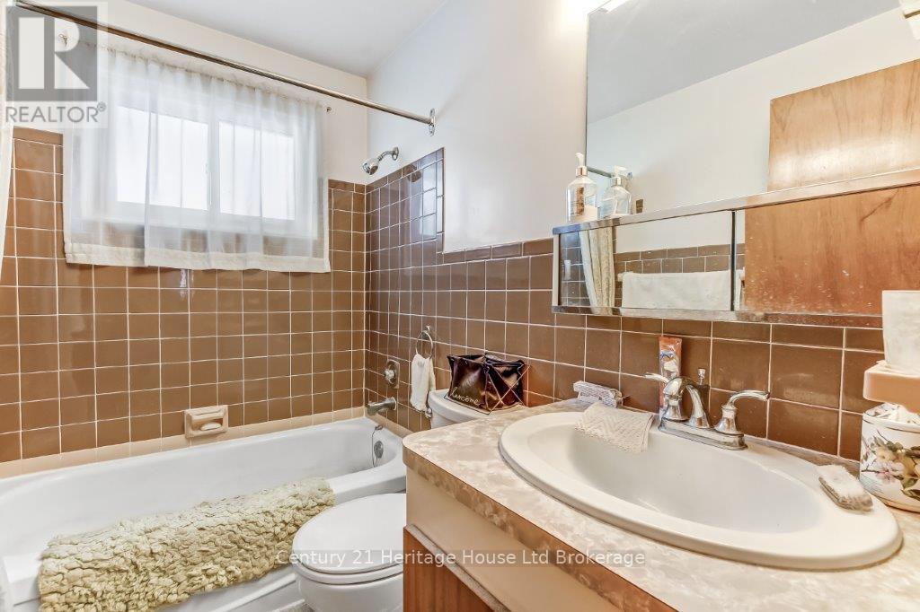 876 Isabel Street, Woodstock, Ontario  N4S 2A8 - Photo 14 - X12669110