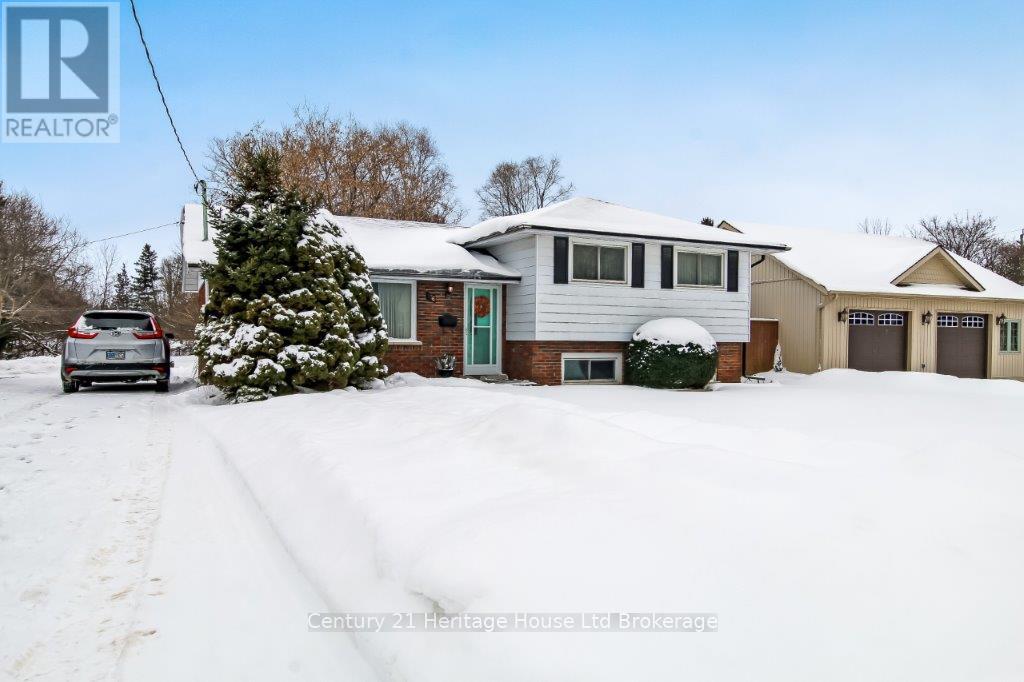 876 Isabel Street, Woodstock, Ontario  N4S 2A8 - Photo 2 - X12669110